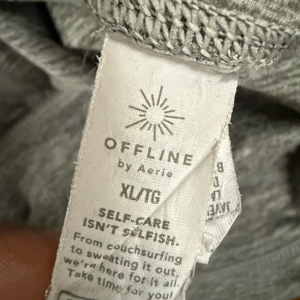 Aerie Gray Women's Shorts - Picture 4 of 4